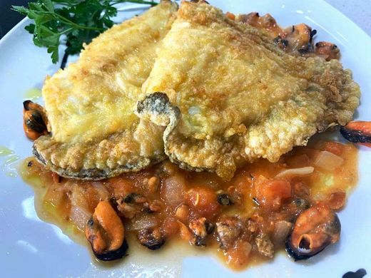 FILETE DE RODABALLO EN SALSA DE MEJILLONES