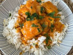 DADOS DE MERLUZA AL CURRY