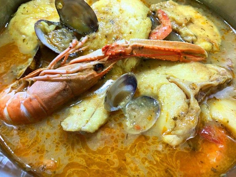 SUQUET DE MERLUZA CON CIGALAS Y ALMEJAS